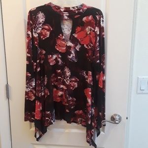 Jennifer Lopez floral top